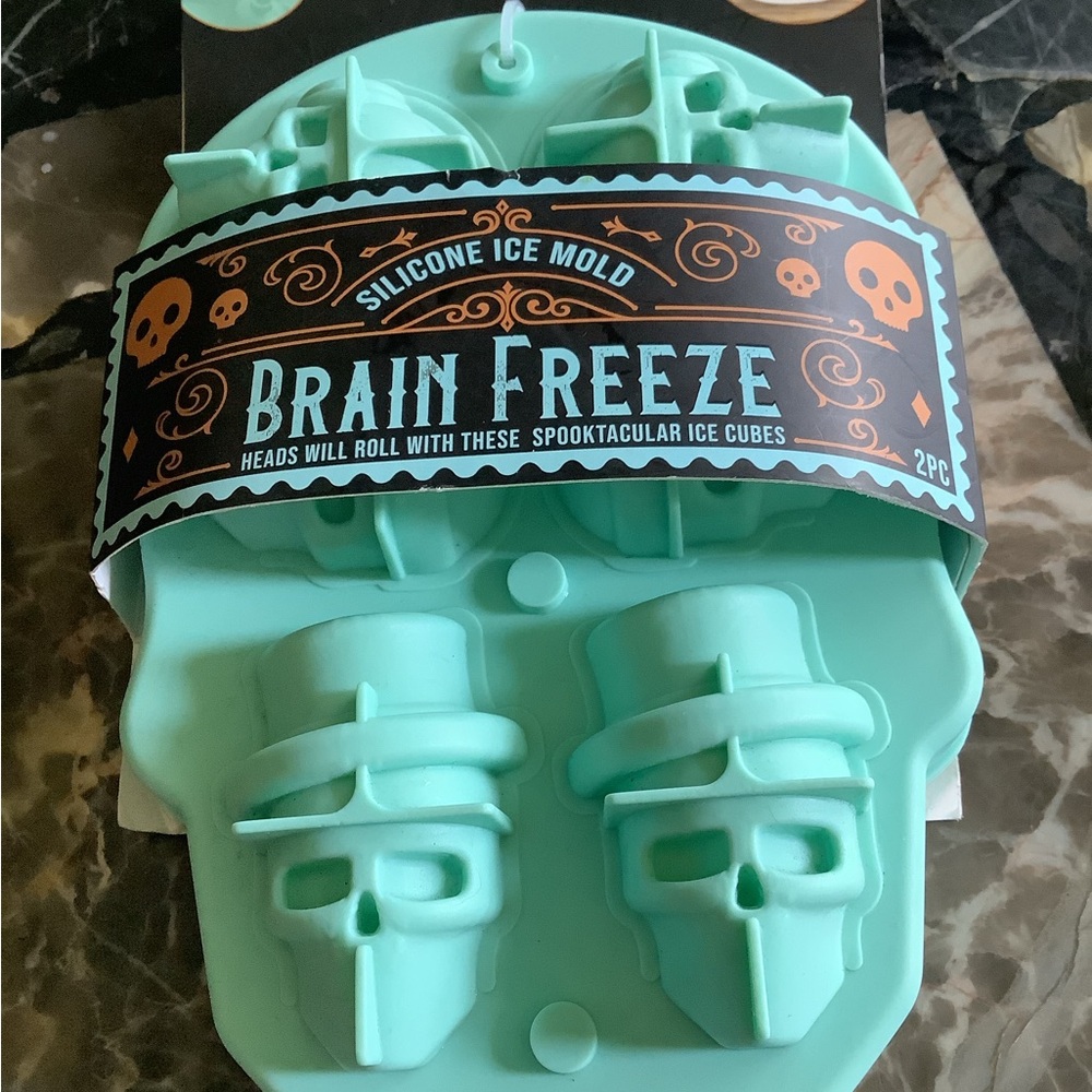 New in package brain freeze silicone top hat skull ice mold maker